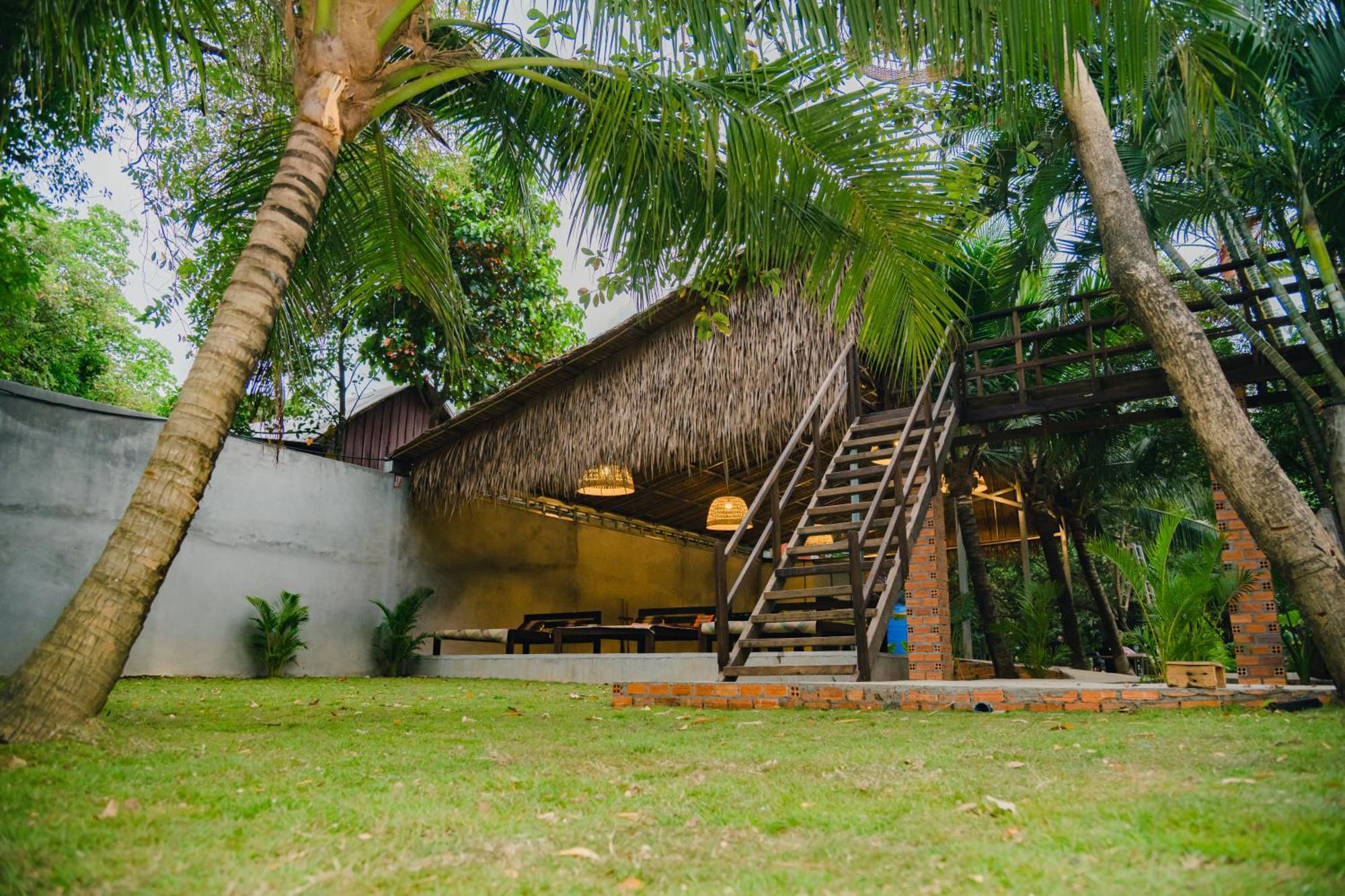 Banyan Tree Hostel Kampot Eksteriør billede