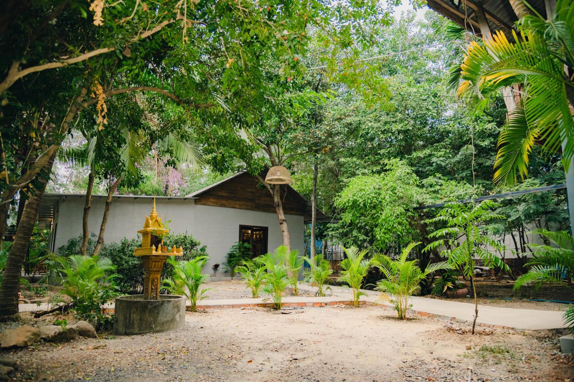 Banyan Tree Hostel Kampot Eksteriør billede