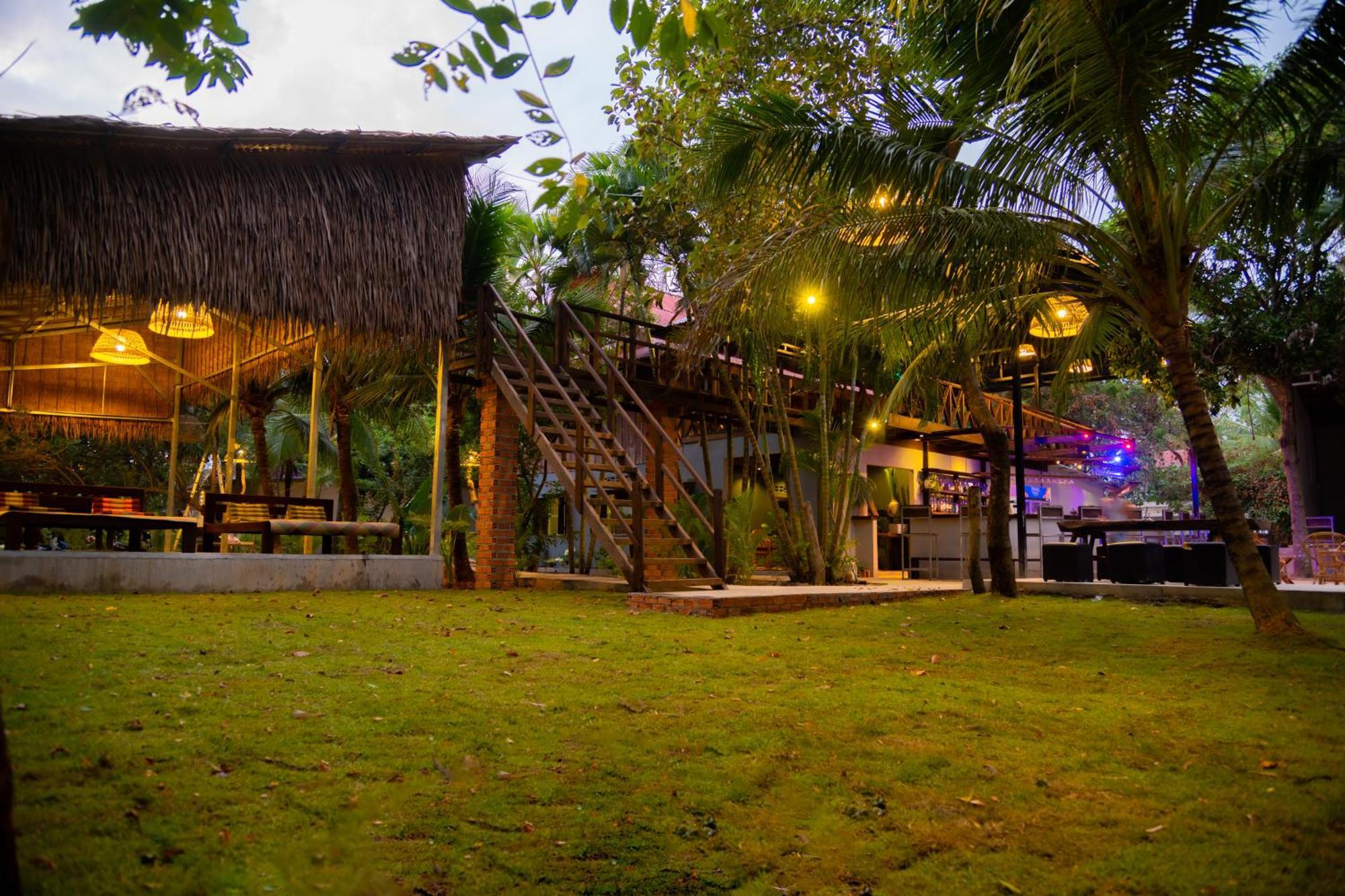 Banyan Tree Hostel Kampot Eksteriør billede