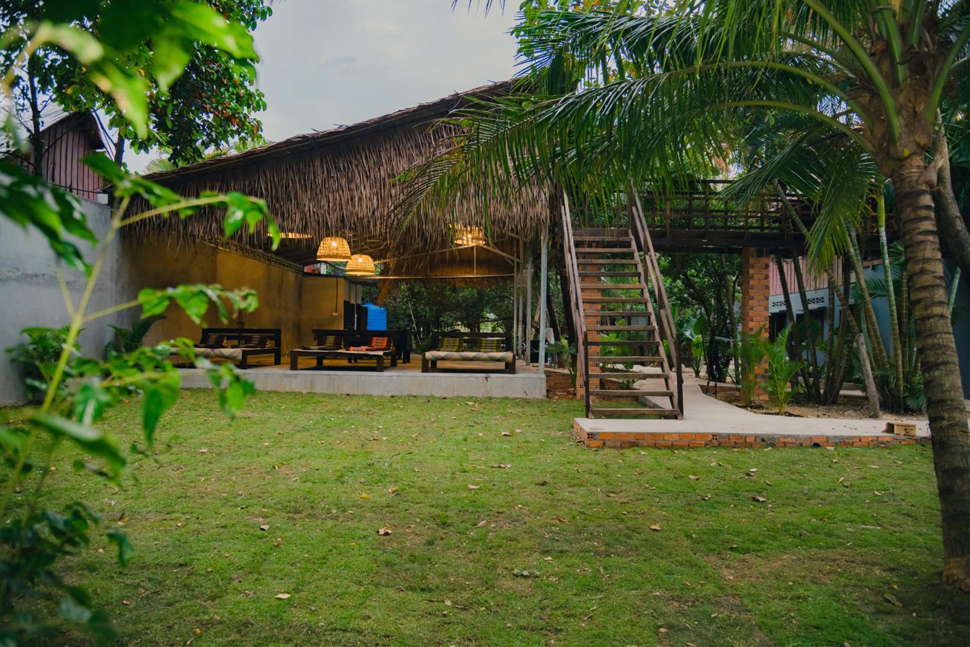 Banyan Tree Hostel Kampot Eksteriør billede