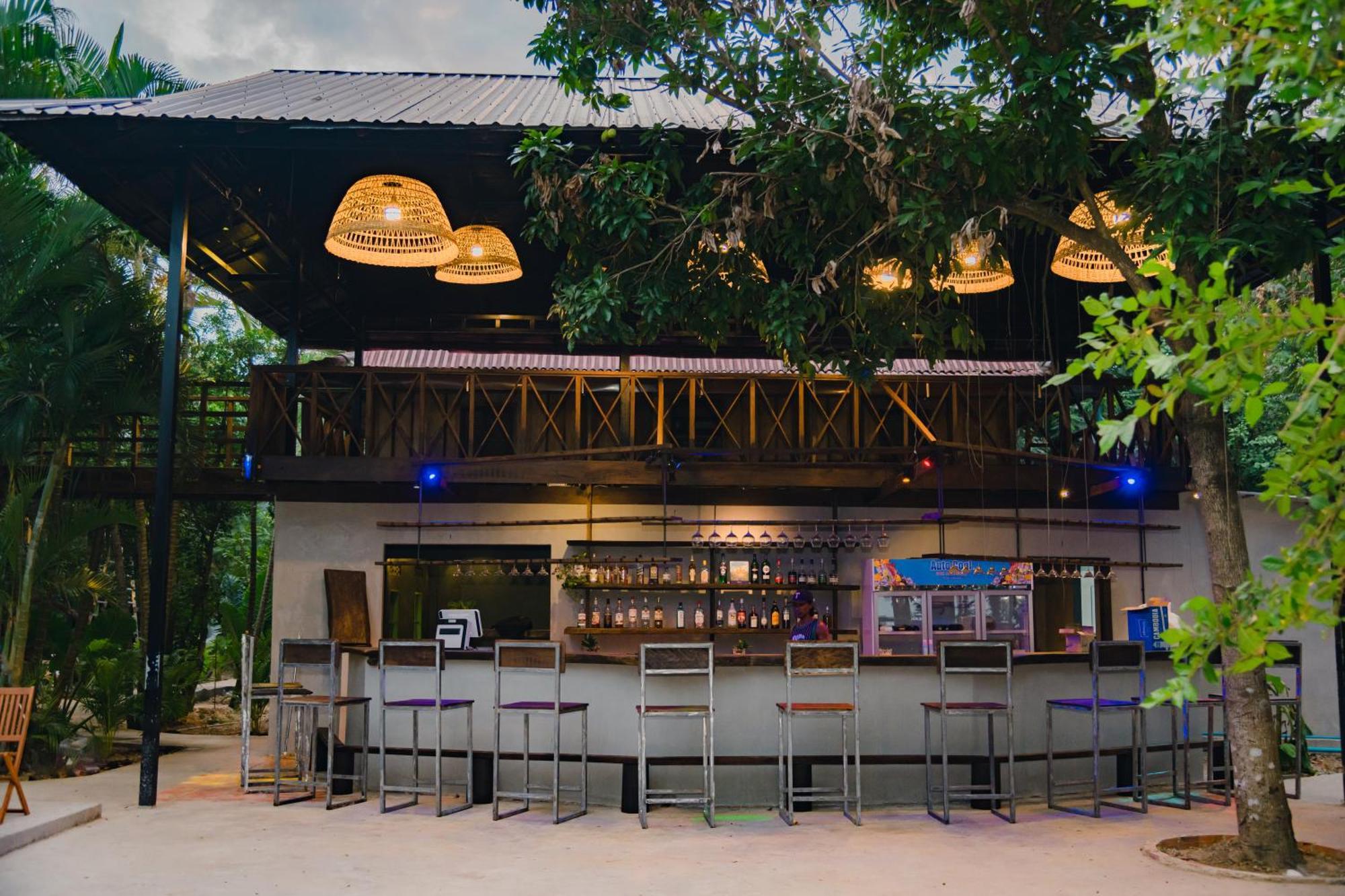 Banyan Tree Hostel Kampot Eksteriør billede