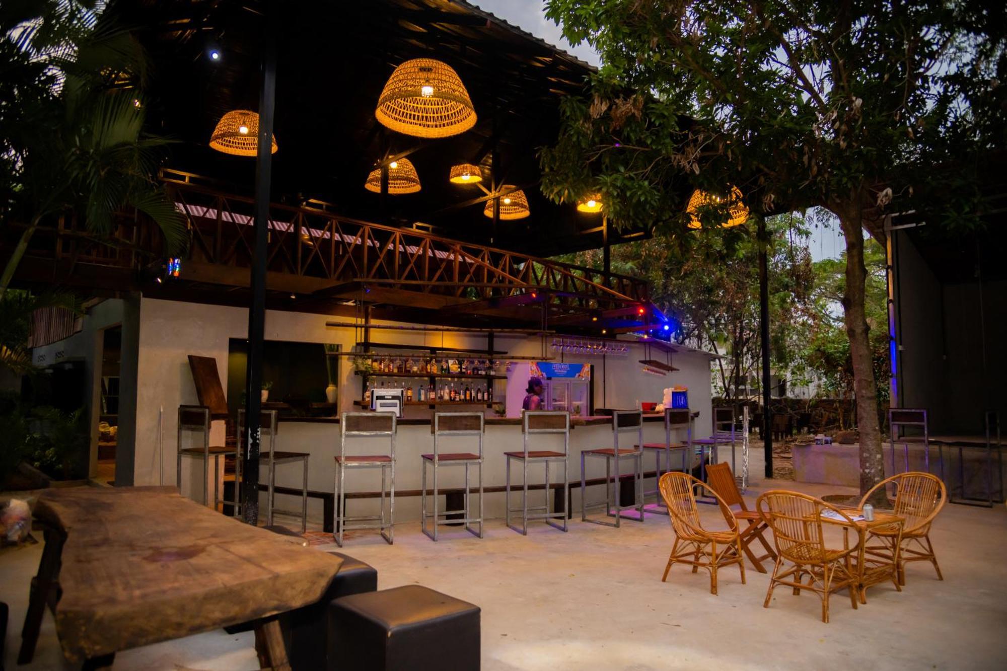 Banyan Tree Hostel Kampot Eksteriør billede