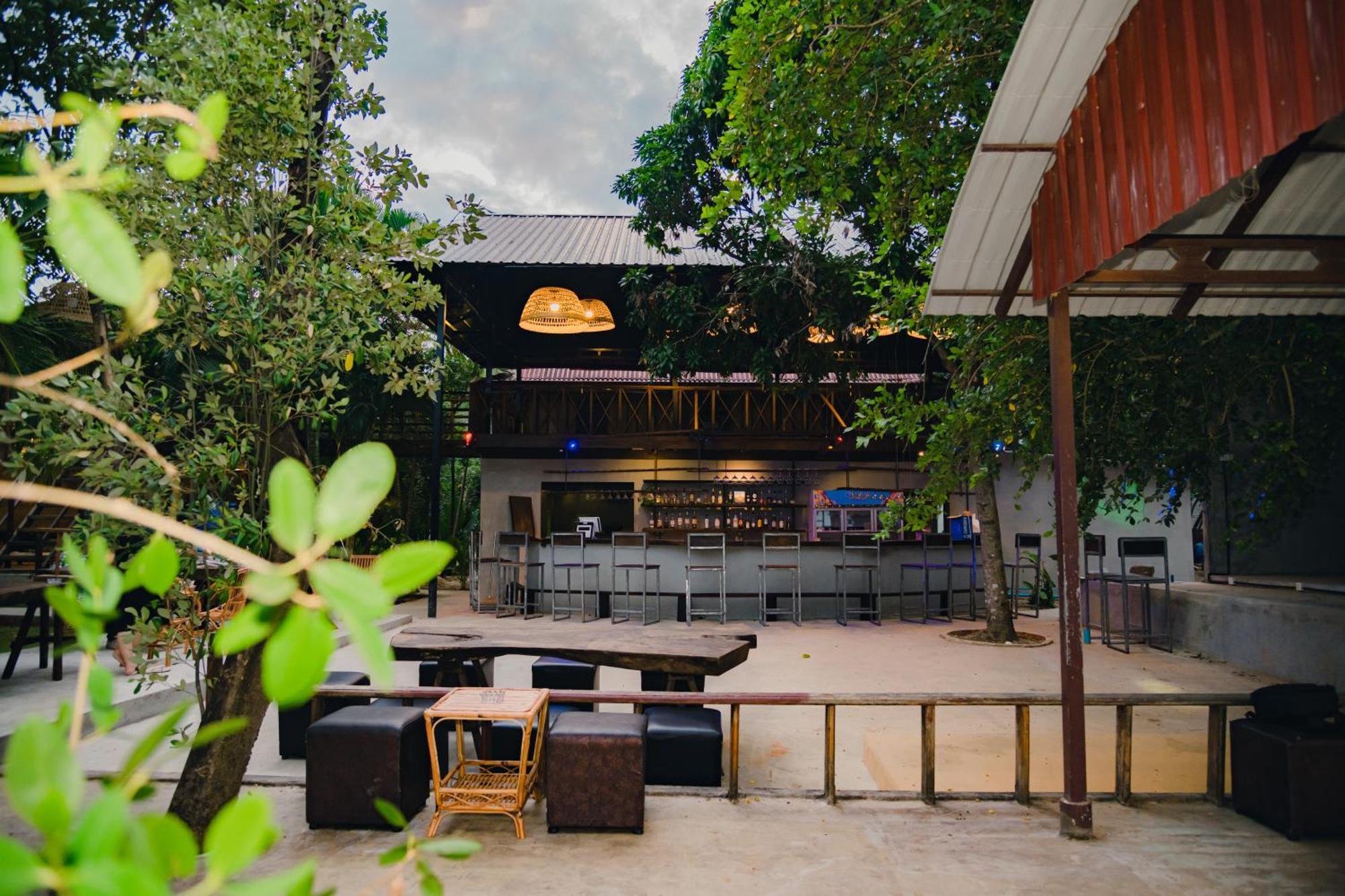 Banyan Tree Hostel Kampot Eksteriør billede