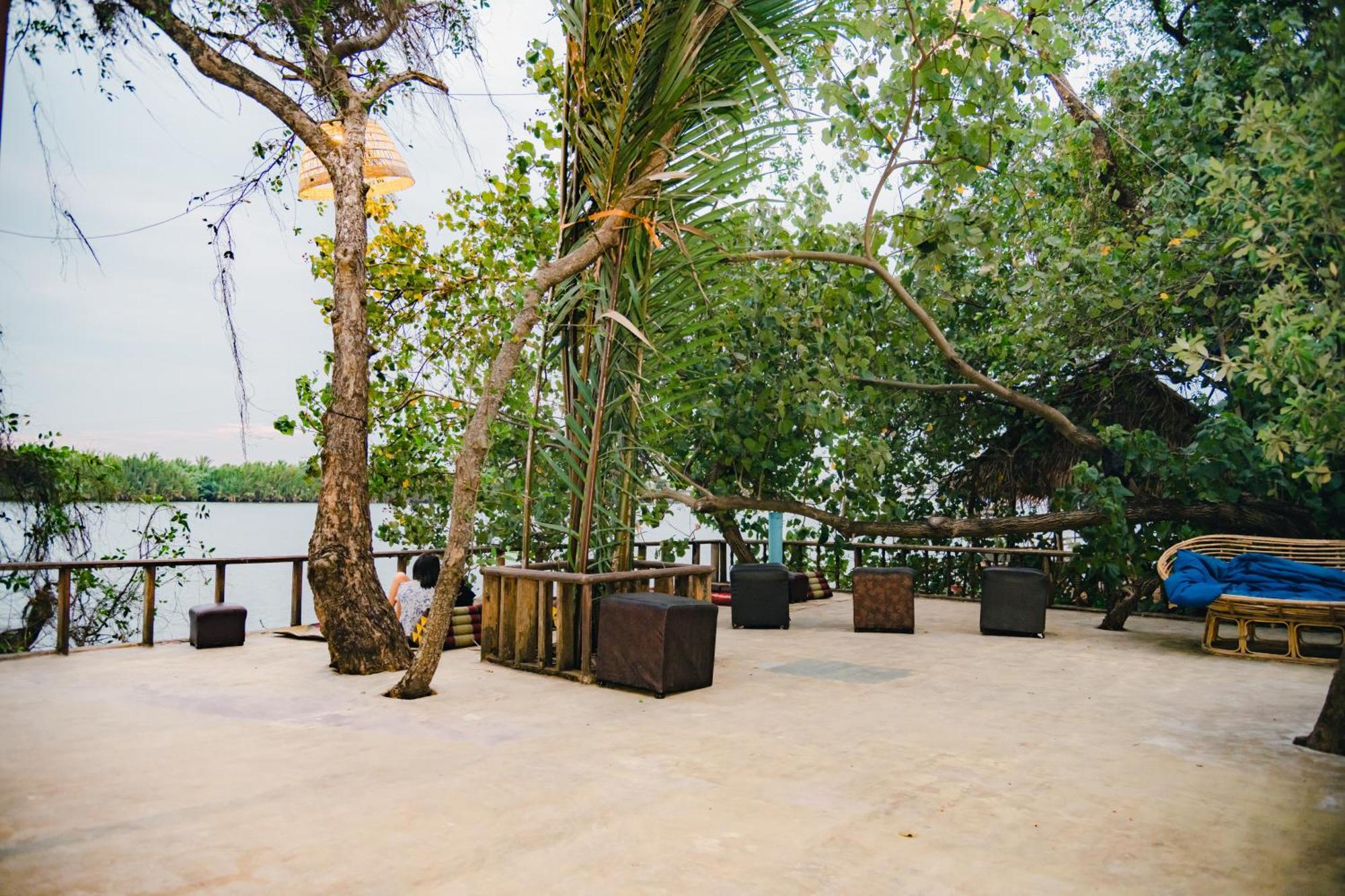 Banyan Tree Hostel Kampot Eksteriør billede