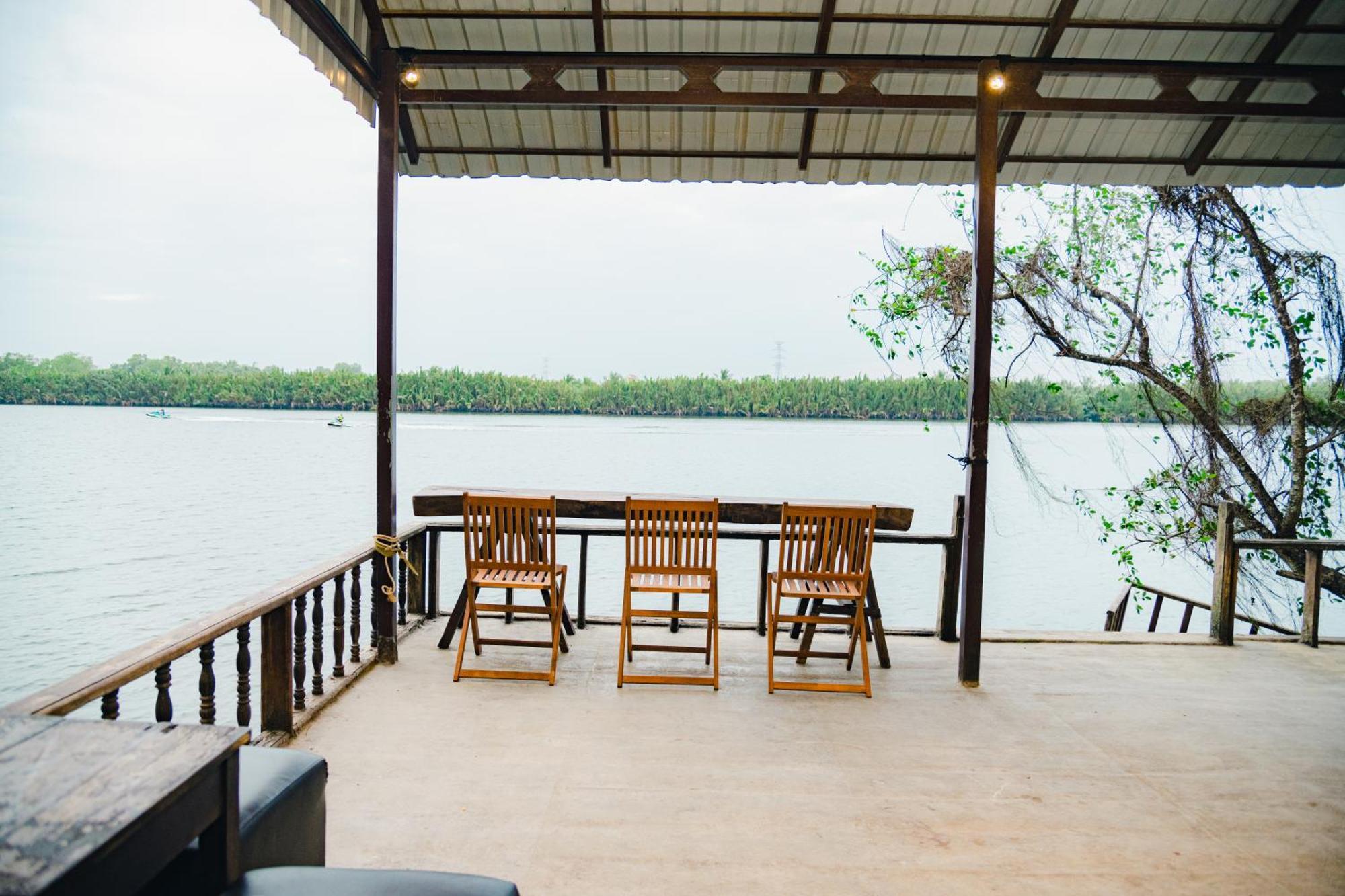 Banyan Tree Hostel Kampot Eksteriør billede