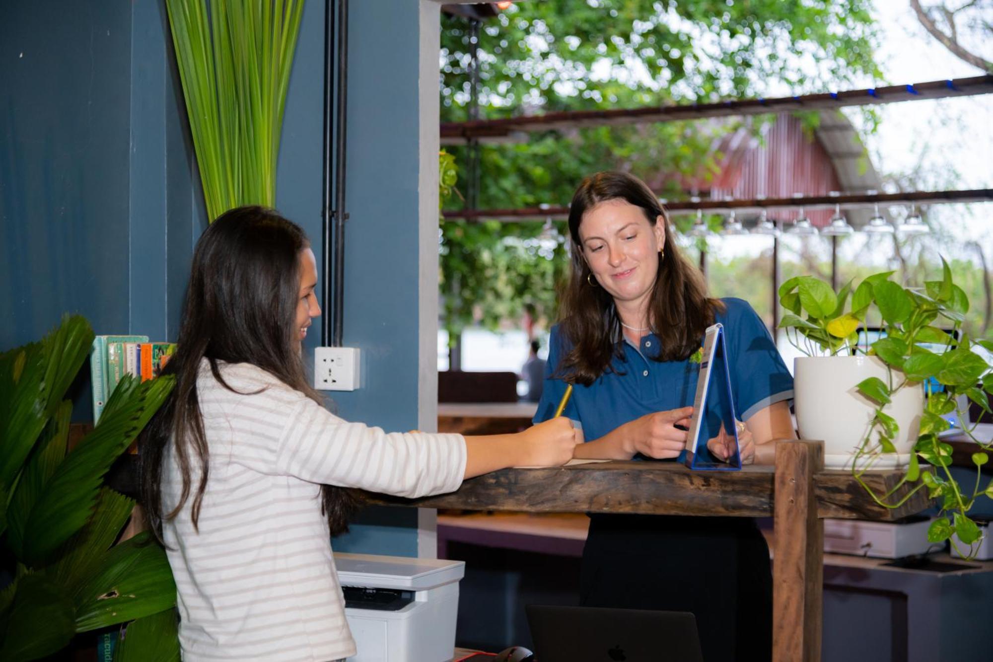 Banyan Tree Hostel Kampot Eksteriør billede